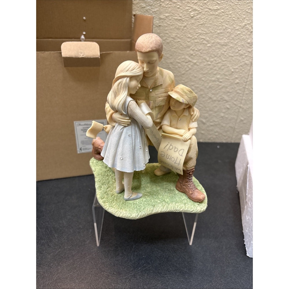 Dept‎ 56~Foundations~Soldier with Children~4033864